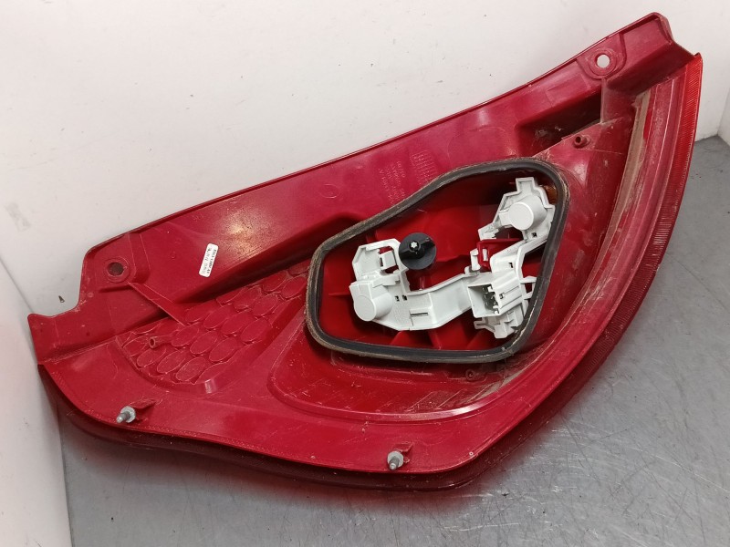 Recambio de piloto trasero derecho para ford fiesta vi (cb1, ccn) 1.25 referencia OEM IAM 8A6113404AE  