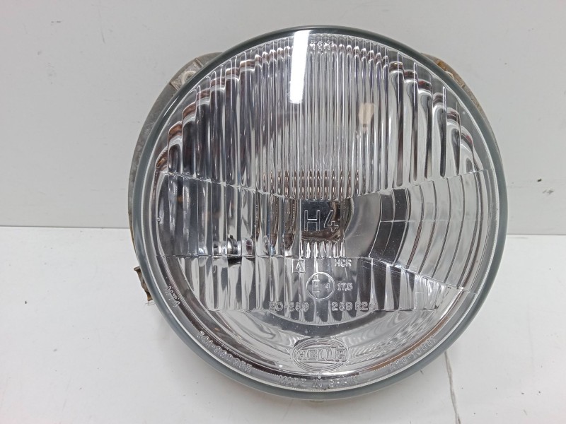 Recambio de faro derecho para volkswagen polo classic (86c, 80) 1.3 cat referencia OEM IAM   