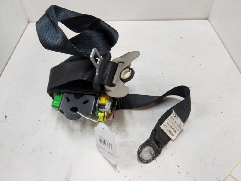 Recambio de cinturon seguridad delantero derecho para toyota auris (_e15_) 1.4 d-4d (nde150_) referencia OEM IAM 7321002220  