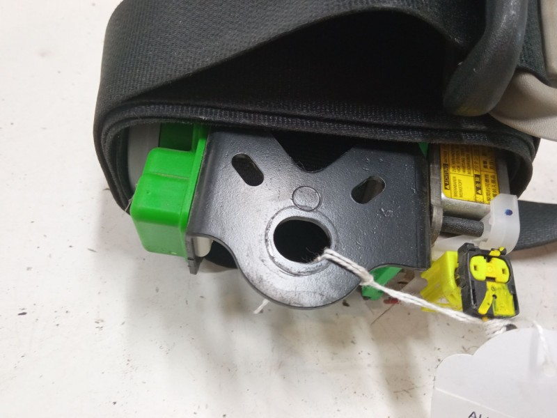Recambio de cinturon seguridad delantero derecho para toyota auris (_e15_) 1.4 d-4d (nde150_) referencia OEM IAM 7321002220  