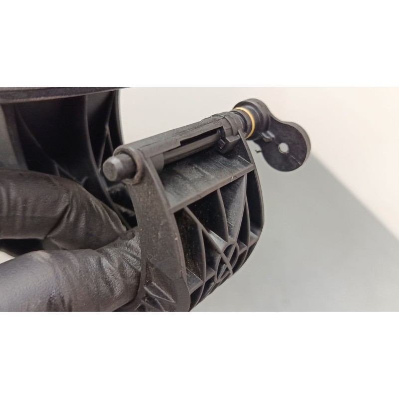 Recambio de tapa exterior combustible para ford focus iii turnier 1.0 ecoboost referencia OEM IAM AU519A095AB  