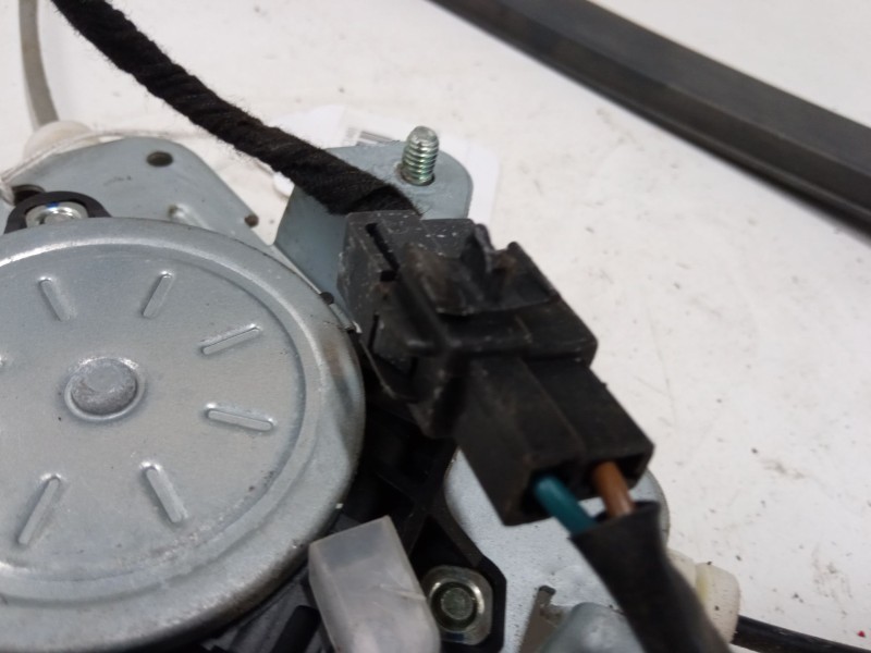 Recambio de elevalunas electrico trasero izquierdo para chevrolet captiva (c100, c140) 2.4 4wd referencia OEM IAM 25937971  