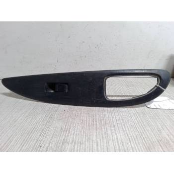 MANDO ELEVALUNAS DELANTERO DERECHO 25411AV600 