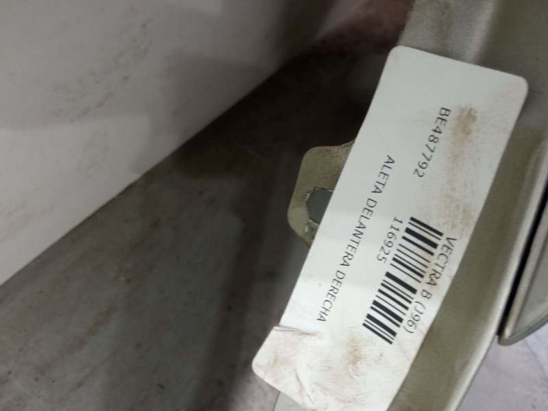 Recambio de aleta delantera derecha para opel vectra b (j96) 2.2 i 16v (f19) referencia OEM IAM   