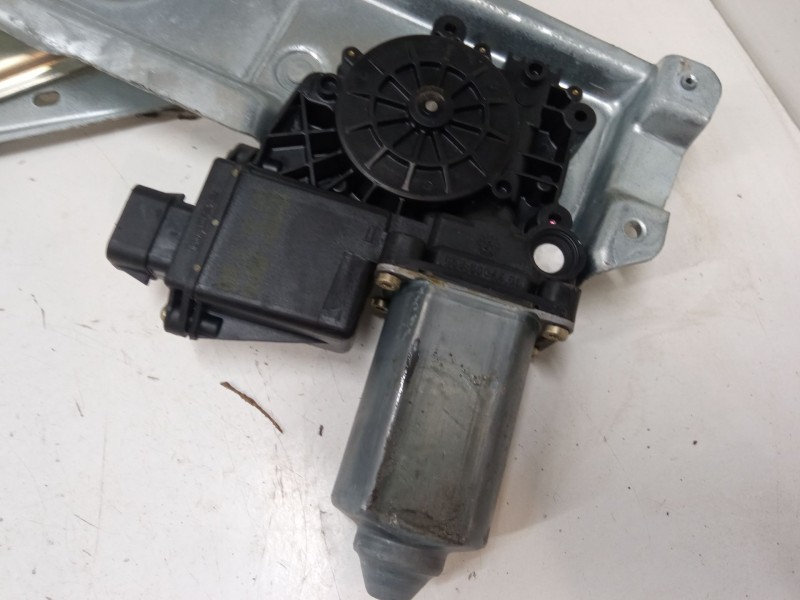 Recambio de elevalunas electrico delantero izquierdo para opel vectra b (j96) 2.2 i 16v (f19) referencia OEM IAM 09153597  