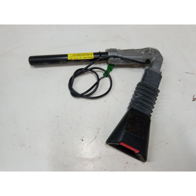 Recambio de anclaje cinturon delantero izquierdo para opel vectra b (j96) 2.2 i 16v (f19) referencia OEM IAM   