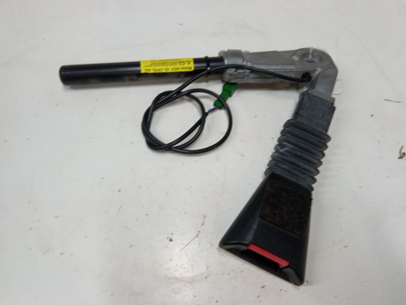 Recambio de anclaje cinturon delantero izquierdo para opel vectra b (j96) 2.2 i 16v (f19) referencia OEM IAM   