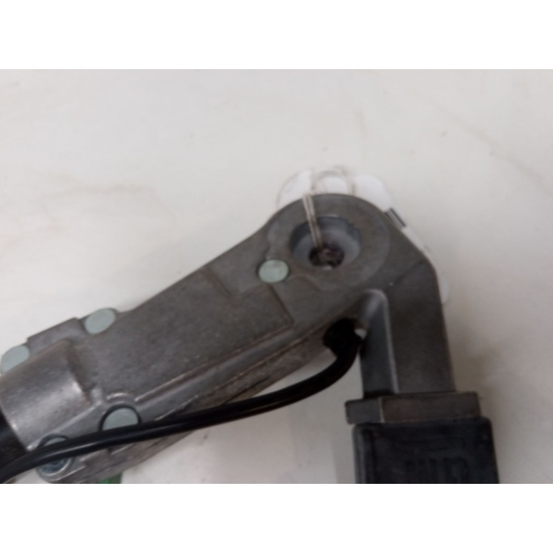 Recambio de anclaje cinturon delantero izquierdo para opel vectra b (j96) 2.2 i 16v (f19) referencia OEM IAM   