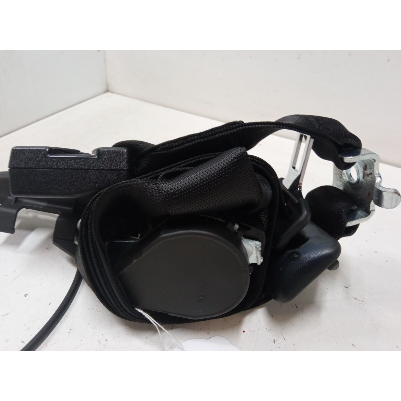 Recambio de anclaje cinturon trasero izquierdo para opel vectra b (j96) 2.2 i 16v (f19) referencia OEM IAM   