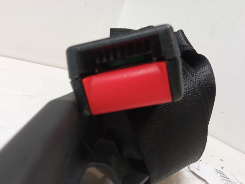 Recambio de anclaje cinturon trasero izquierdo para opel vectra b (j96) 2.2 i 16v (f19) referencia OEM IAM   