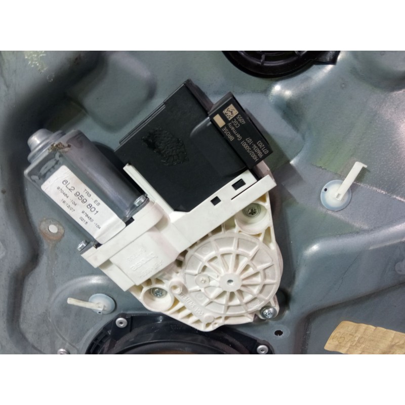Recambio de elevalunas electrico delantero derecho para seat ibiza iii (6l1) 1.4 tdi referencia OEM IAM 6L2959801 6L4837752 