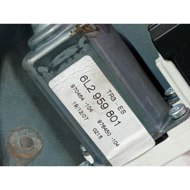 Recambio de elevalunas electrico delantero derecho para seat ibiza iii (6l1) 1.4 tdi referencia OEM IAM 6L2959801 6L4837752 