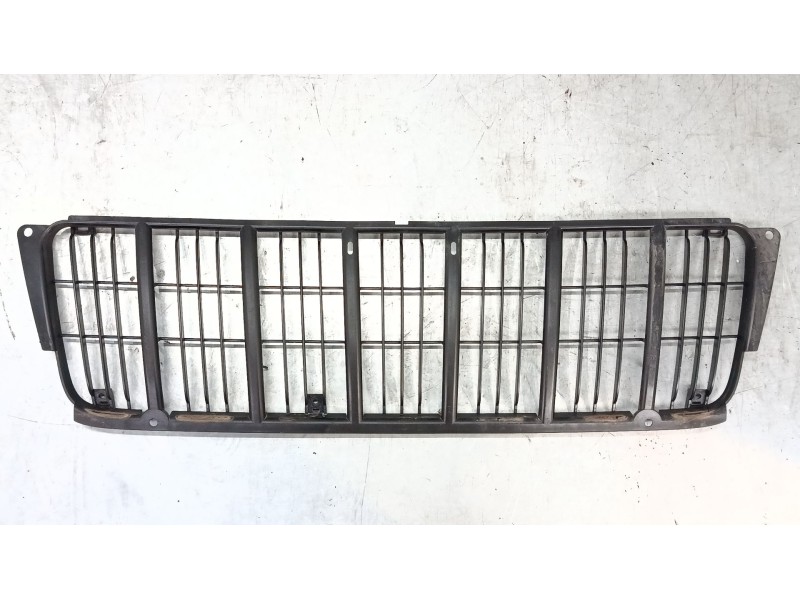 Recambio de rejilla inferior paragolpes para jeep grand cherokee ii (wj, wg) 3.1 td 4x4 referencia OEM IAM   
