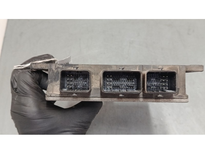 Recambio de centralita motor uce para renault clio iii (br0/1, cr0/1) 1.5 dci (c/br0g, c/br1g) referencia OEM IAM 8200399038 820