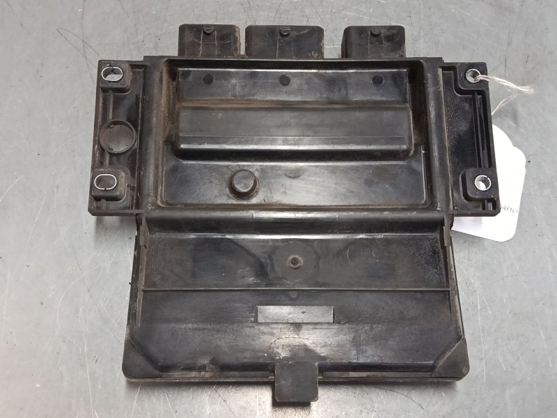 Recambio de centralita motor uce para renault clio iii (br0/1, cr0/1) 1.5 dci (c/br0g, c/br1g) referencia OEM IAM 8200399038 820