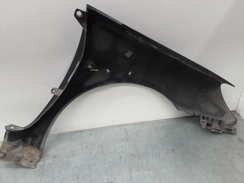 Recambio de aleta delantera izquierda para peugeot 307 cc (3b) 2.0 16v referencia OEM IAM   
