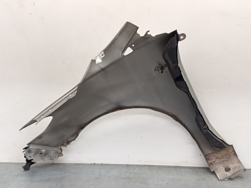 Recambio de aleta delantera derecha para mazda 5 (cr) 1.8 (cr19) referencia OEM IAM   