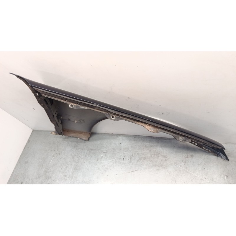 Recambio de aleta delantera izquierda para mercedes-benz clase c (w203) c 200 kompressor (203.042) referencia OEM IAM   