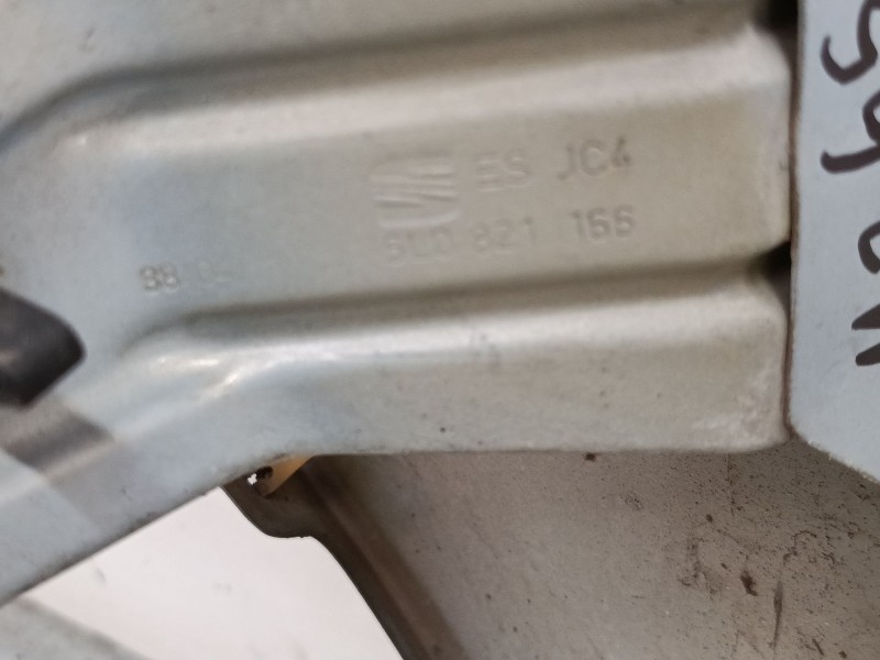 Recambio de aleta delantera derecha para seat cordoba (6l2) 1.4 16v referencia OEM IAM   