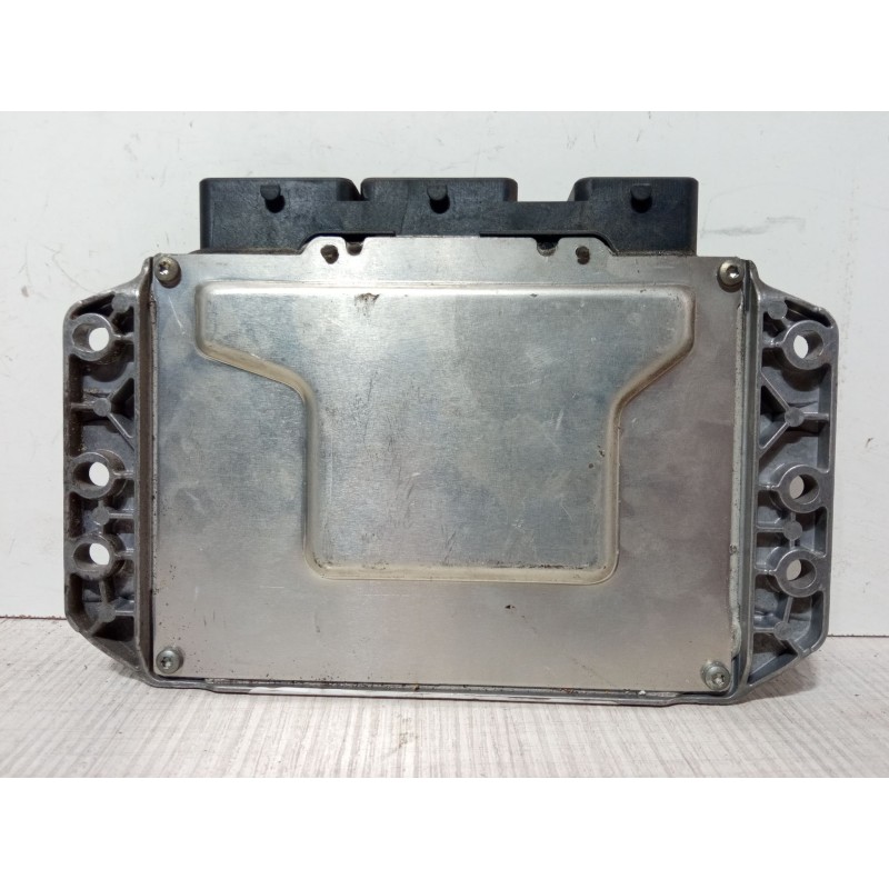 Recambio de centralita motor uce para renault megane ii (bm0/1_, cm0/1_) 1.6 16v (bm0c, cm0c) referencia OEM IAM 21585421-2A8200