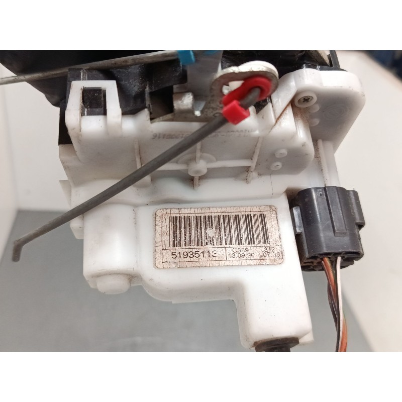 Recambio de cerradura puerta delantera derecha para fiat 500 c (312_) 1.2 (312cxa1a, 312axa1a) referencia OEM IAM 51935113  
