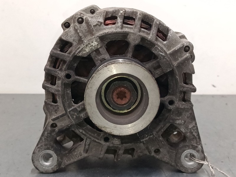 Recambio de alternador para renault clio iii (br0/1, cr0/1) 1.2 16v (br02, br0j, br11, cr02, cr0j, cr11) referencia OEM IAM TG9B