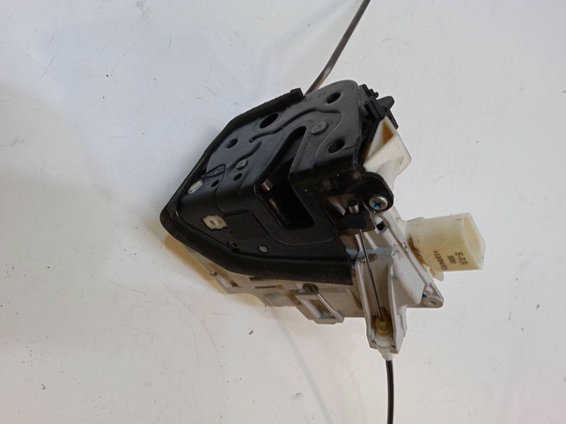 Recambio de cerradura puerta delantera derecha para audi a4 b7 avant (8ed) 2.0 tdi referencia OEM IAM   