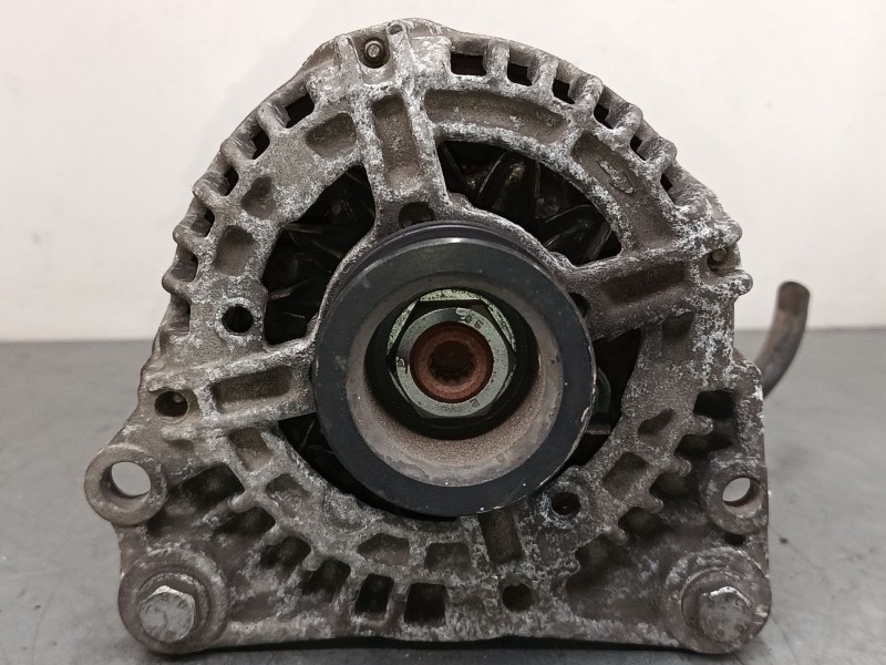 Recambio de alternador para volkswagen polo iv (9n_, 9a_) 1.4 16v referencia OEM IAM 037903025M  
