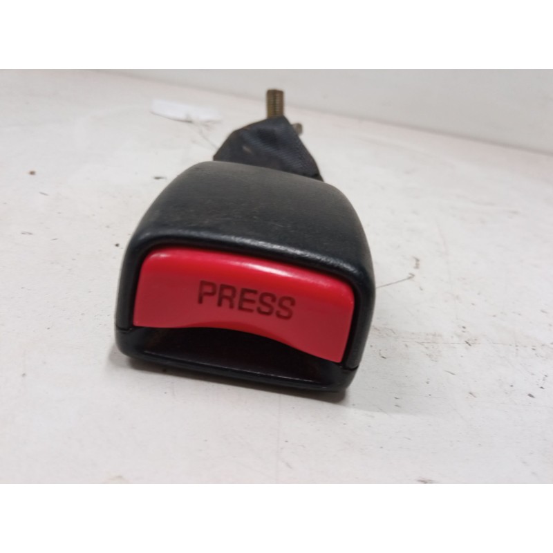 Recambio de anclaje cinturon trasero izquierdo para mitsubishi outlander i (cu_w) 2.4 4wd (cu5w) referencia OEM IAM   