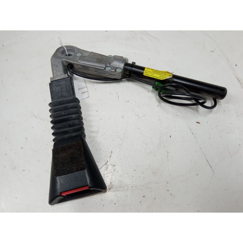 Recambio de anclaje cinturon delantero derecho para opel vectra b (j96) 2.2 i 16v (f19) referencia OEM IAM   