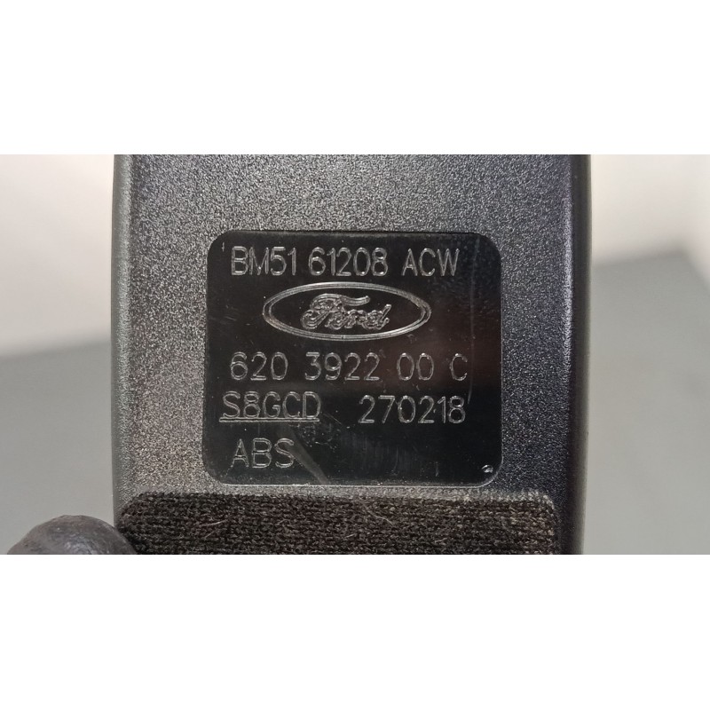 Recambio de anclaje cinturon delantero derecho para ford focus iii turnier 1.0 ecoboost referencia OEM IAM 620392200C  