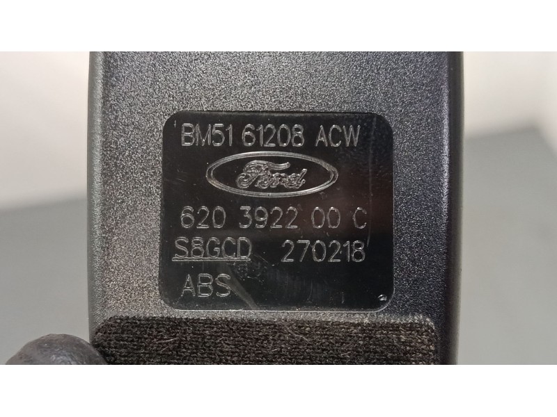 Recambio de anclaje cinturon delantero derecho para ford focus iii turnier 1.0 ecoboost referencia OEM IAM 620392200C  
