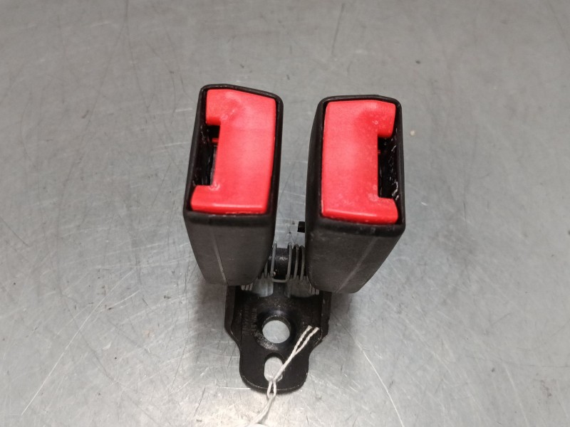Recambio de anclaje cinturon trasero derecho para ford focus ii sedán (db_, fch, dh) 1.6 referencia OEM IAM   