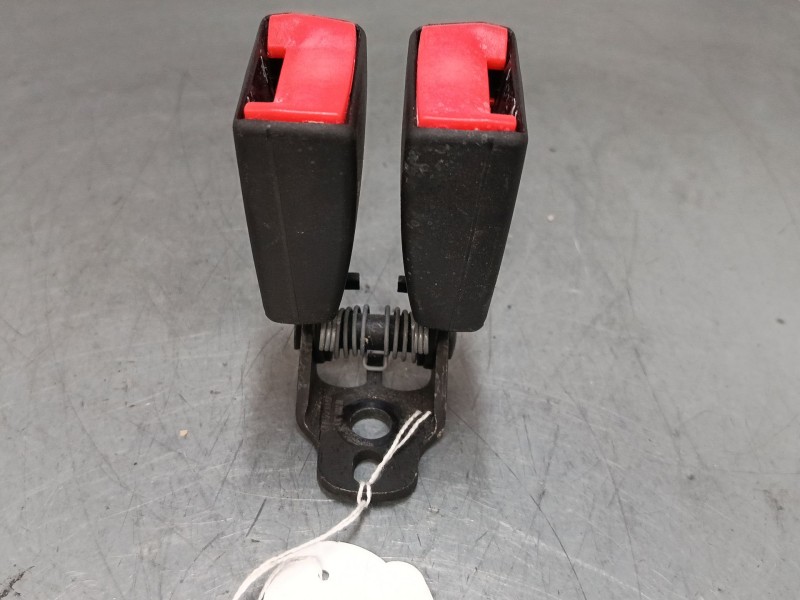 Recambio de anclaje cinturon trasero derecho para ford focus ii sedán (db_, fch, dh) 1.6 referencia OEM IAM   