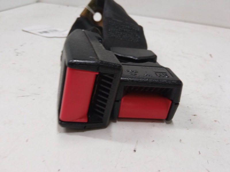 Recambio de anclaje cinturon trasero derecho para opel vectra b (j96) 2.2 i 16v (f19) referencia OEM IAM   