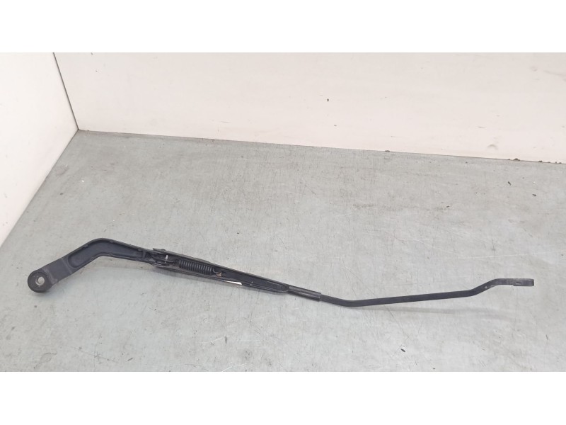 Recambio de brazo limpia delantero derecho para nissan almera ii hatchback (n16) 2.2 di referencia OEM IAM   