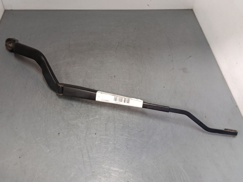 Recambio de brazo limpia delantero izquierdo para nissan almera ii hatchback (n16) 2.2 di referencia OEM IAM   