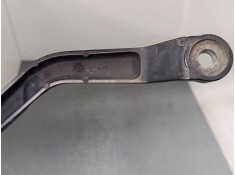 Recambio de brazo limpia delantero izquierdo para nissan almera ii hatchback (n16) 2.2 di referencia OEM IAM    2