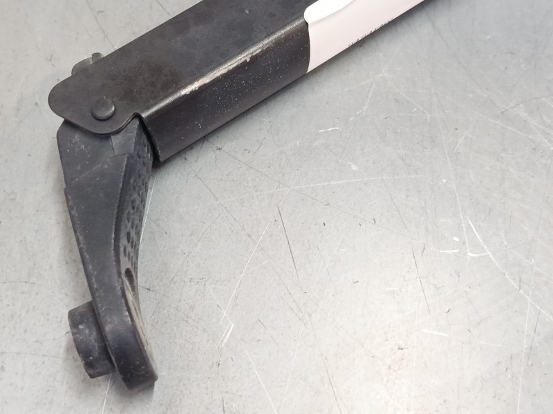 Recambio de brazo limpia delantero derecho para renault clio iii (br0/1, cr0/1) 1.5 dci (c/br0g, c/br1g) referencia OEM IAM   