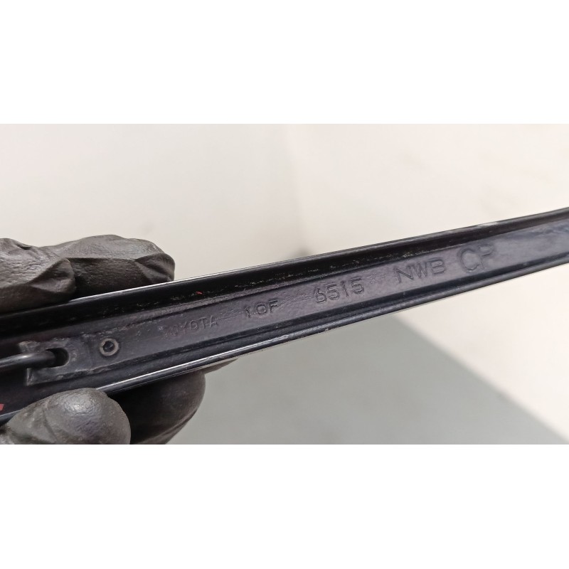 Recambio de brazo limpia delantero derecho para toyota corolla (_e12_) 1.4 vvt-i (zze120_) referencia OEM IAM   
