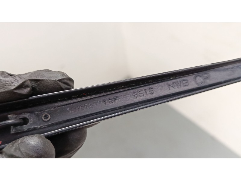 Recambio de brazo limpia delantero derecho para toyota corolla (_e12_) 1.4 vvt-i (zze120_) referencia OEM IAM   