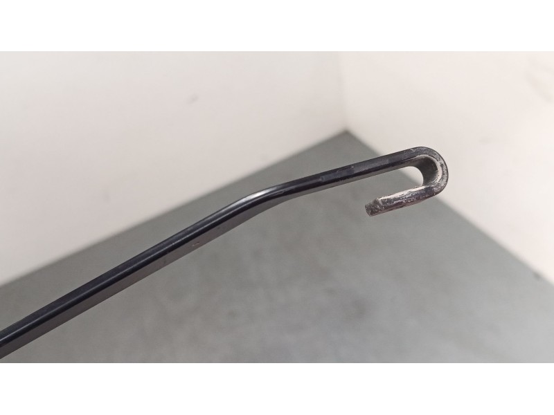 Recambio de brazo limpia delantero derecho para toyota corolla (_e12_) 1.4 vvt-i (zze120_) referencia OEM IAM   