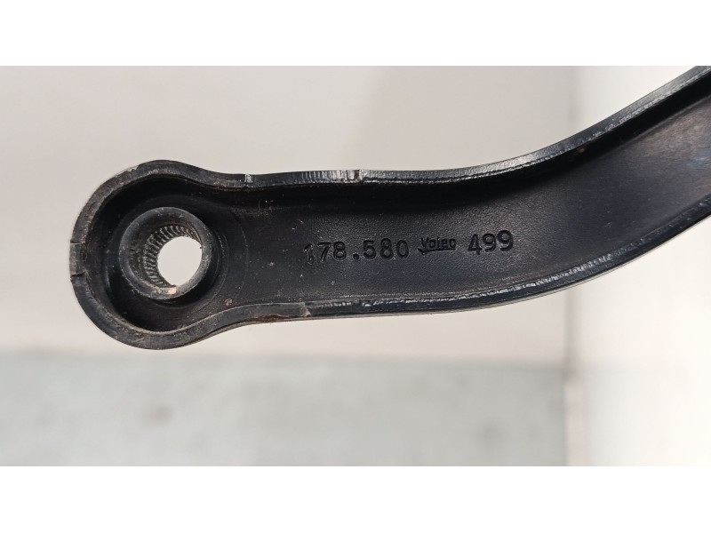 Recambio de brazo limpia delantero izquierdo para opel corsa d (s07) 1.3 cdti (l08, l68) referencia OEM IAM   