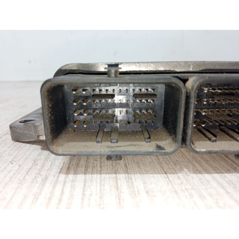 Recambio de centralita motor uce para renault megane ii (bm0/1_, cm0/1_) 1.6 16v (bm0c, cm0c) referencia OEM IAM 21585421-2A8200