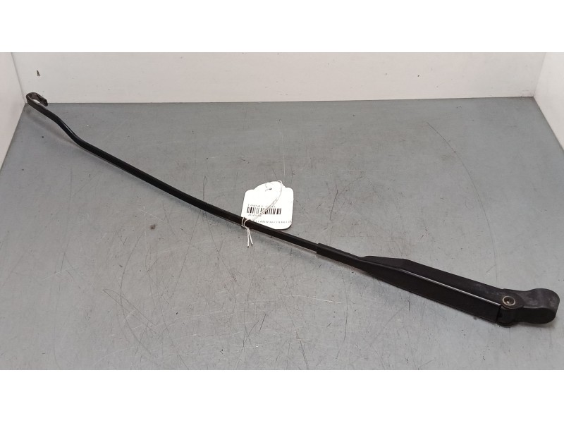 Recambio de brazo limpia delantero derecho para opel corsa c (x01) 1.3 cdti (f08, f68) referencia OEM IAM   