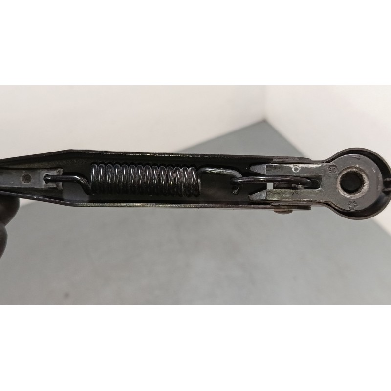 Recambio de brazo limpia delantero derecho para opel corsa c (x01) 1.3 cdti (f08, f68) referencia OEM IAM   