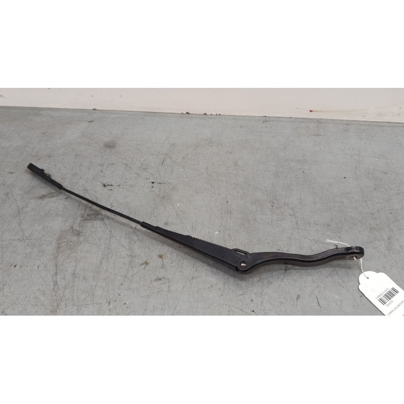 Recambio de brazo limpia delantero izquierdo para opel corsa d (s07) 1.4 (l08, l68) referencia OEM IAM   