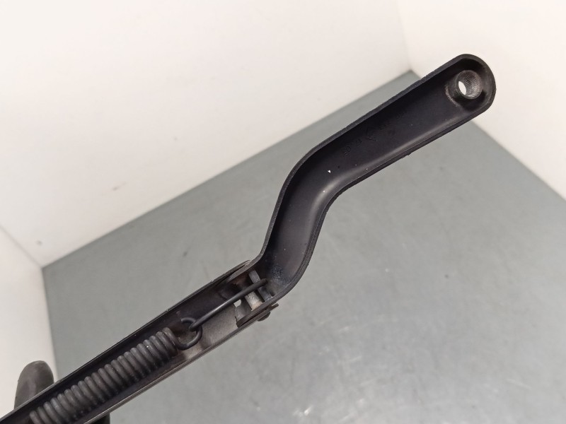 Recambio de brazo limpia delantero derecho para ford fiesta v (jh_, jd_) 1.6 tdci referencia OEM IAM   