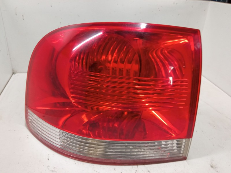 Recambio de piloto trasero izquierdo para volkswagen touareg (7la, 7l6, 7l7) 2.5 r5 tdi referencia OEM IAM 7L6945095K  