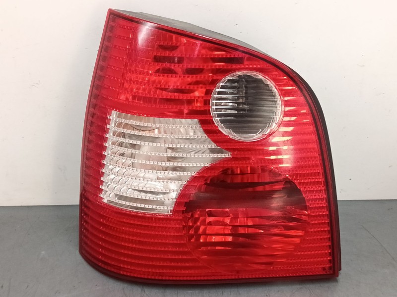 Recambio de piloto trasero izquierdo para volkswagen polo iv (9n_, 9a_) 1.4 tdi referencia OEM IAM 6q6945257a  